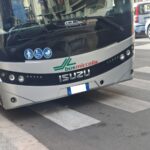 Bus di città, ma come parcheggia? – Segnalazione di un lettore
